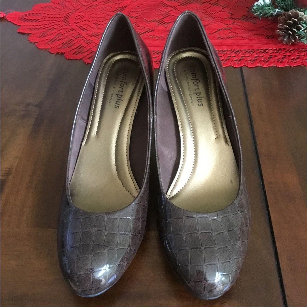 NWOT Comfort Plus brown heel shoes Size 11